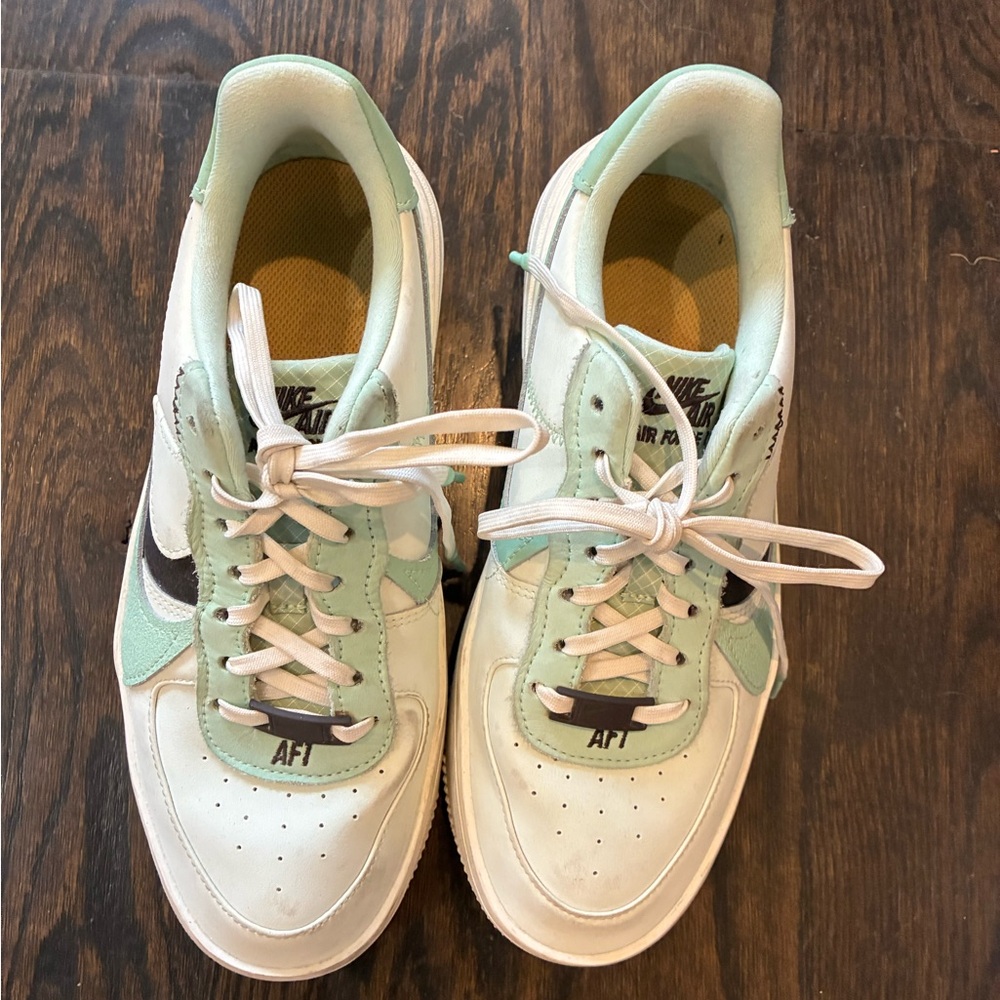 Nike Sneakers in Mint Green and White
